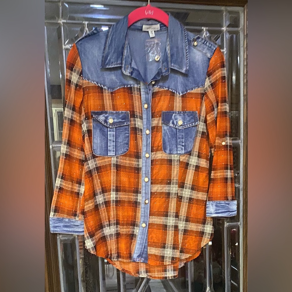 WinWin Apparel Plaid Denim Button Down Shirt Size M Sparkle Western Style NWT